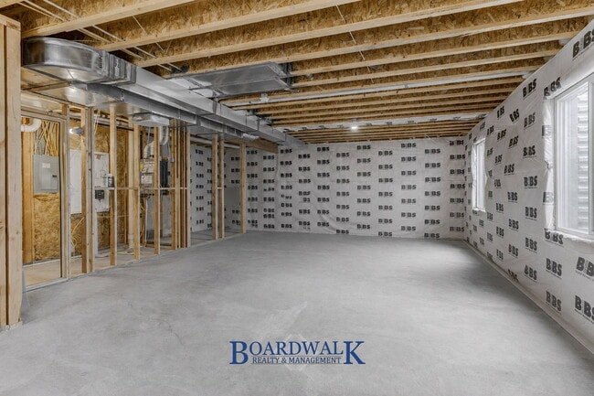 Building Photo - 5502 N Valley View Rd