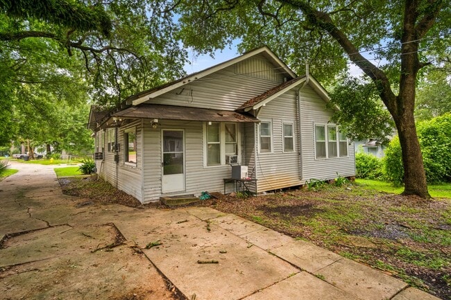 Building Photo - 109 Claiborne St