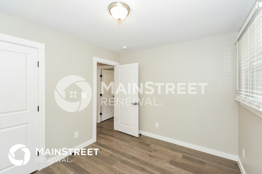 Building Photo - 704 Marswen Dr