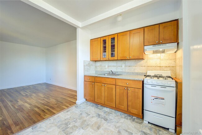 Building Photo - 37-27 86th St