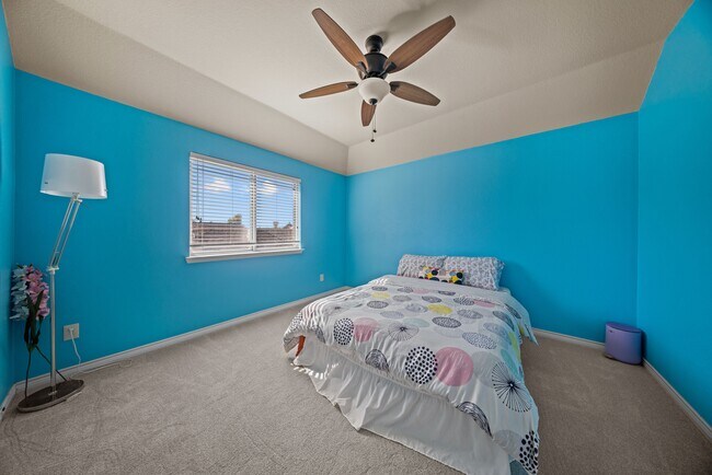 Building Photo - 115 Parkwood Dr