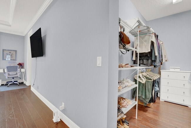 Building Photo - 2005 Foxtail View Ct