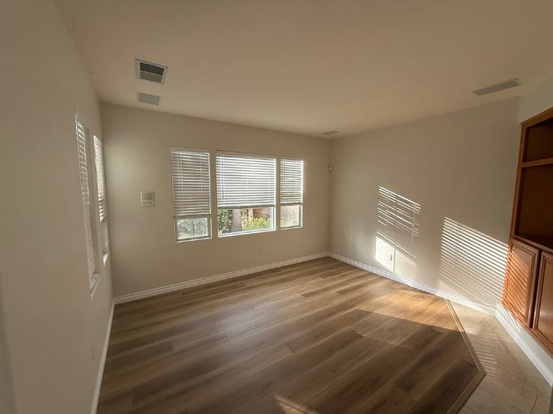 Building Photo - 3739 Carmel View Rd