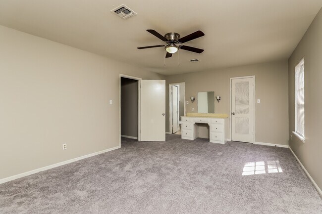 Building Photo - 1707 Corral Dr