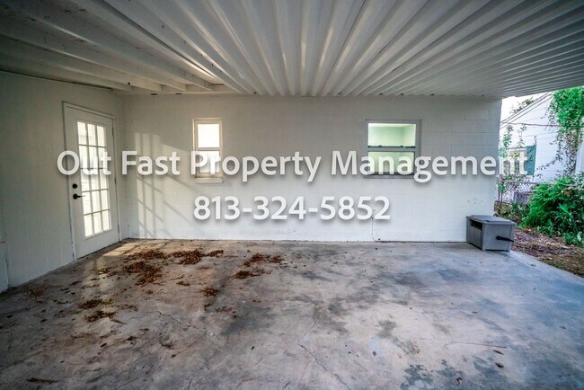 Building Photo - Bright Corner-Lot Home Near Bayshore and City Conveniences