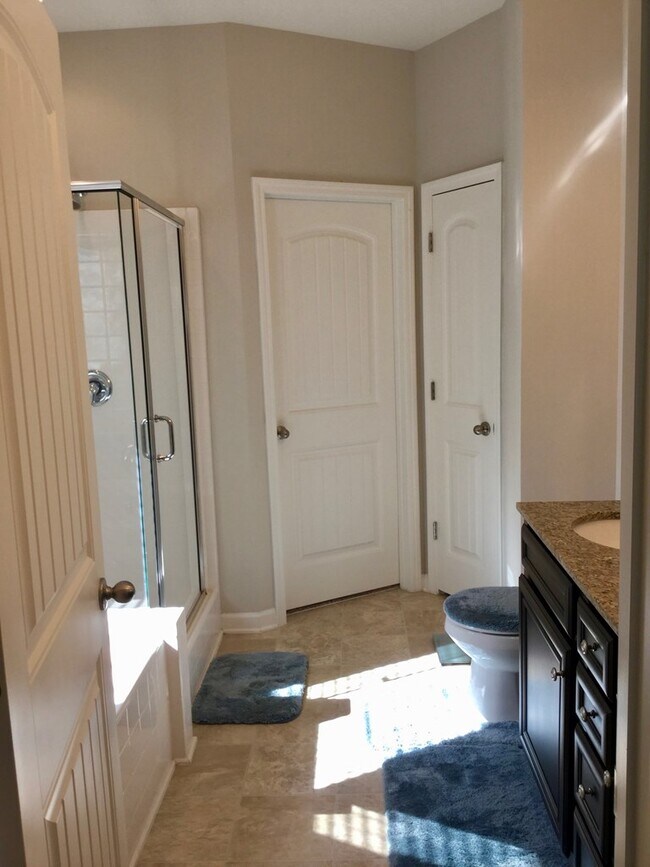Building Photo - 2531 Foxcroft Cir