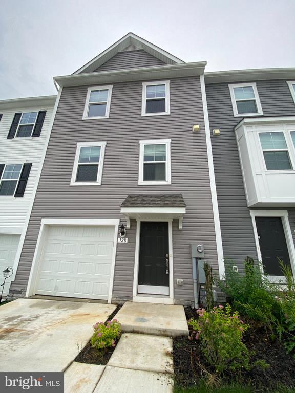 Building Photo - 128 Tuxford Rd