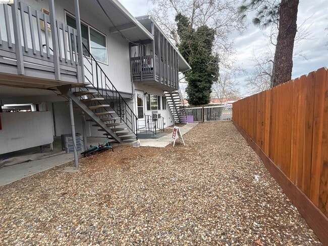 Building Photo - 4462 Clayton Rd