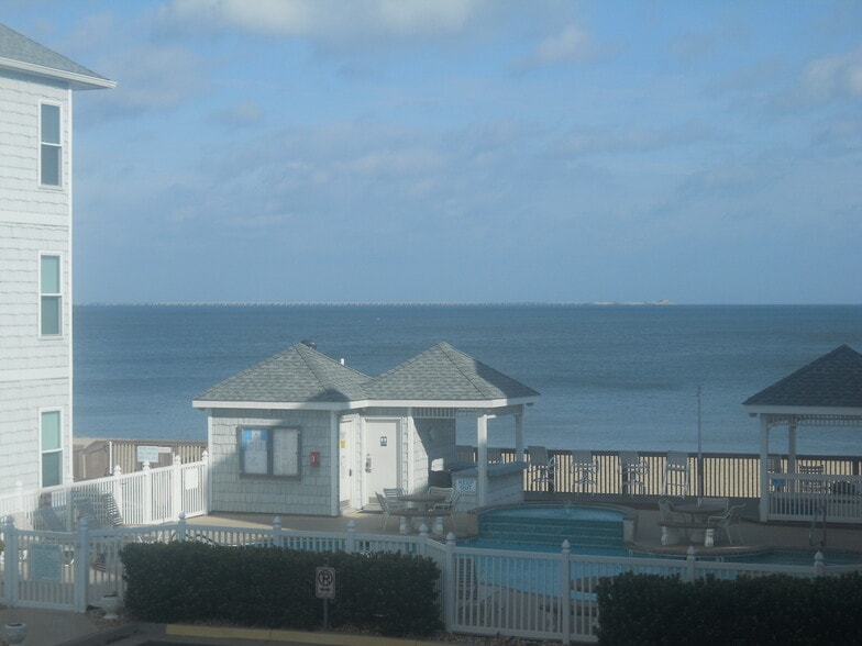 Pool and Bay View - 2312 Beach Haven Dr