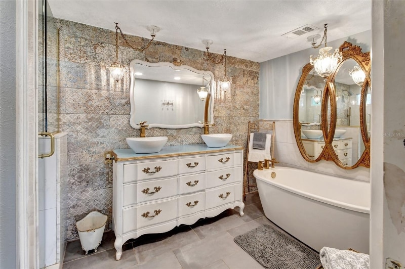 Building Photo - 311 N Blue Lake Terrace