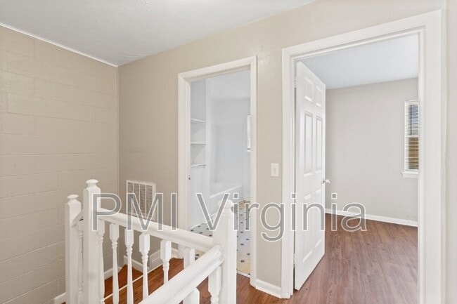 Building Photo - 909 E Liberty St