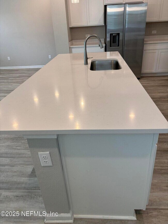 Building Photo - 6847 Mirage St