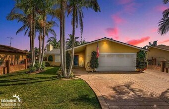 Building Photo - Beautiful 3Bdm 2Ba Unfurnished Home with Lush Backyard in Vista!