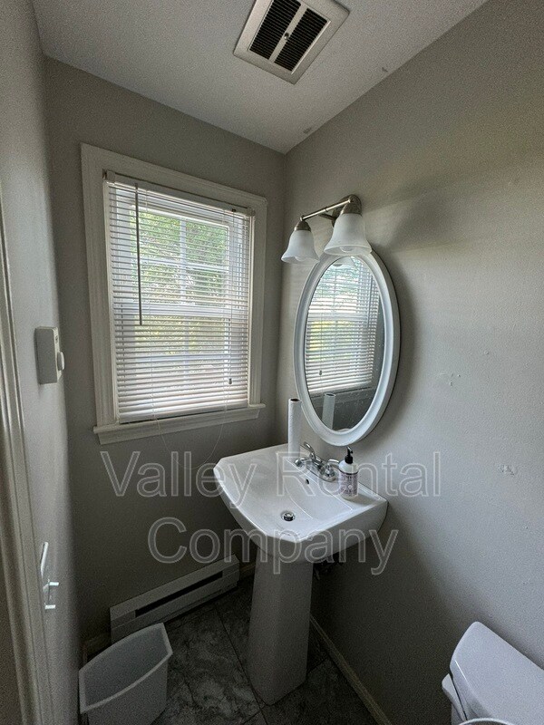 Building Photo - 87 S Silver Ln