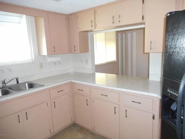 Building Photo - 10962 SW 84th Ave