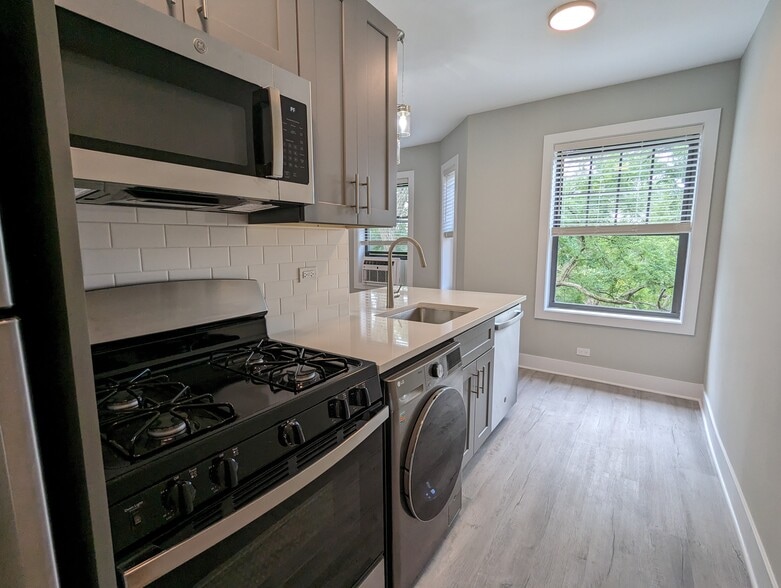 Building Photo - 372 Hazel Ave