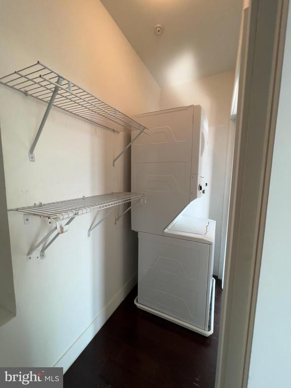 Building Photo - 1637 Poplar St