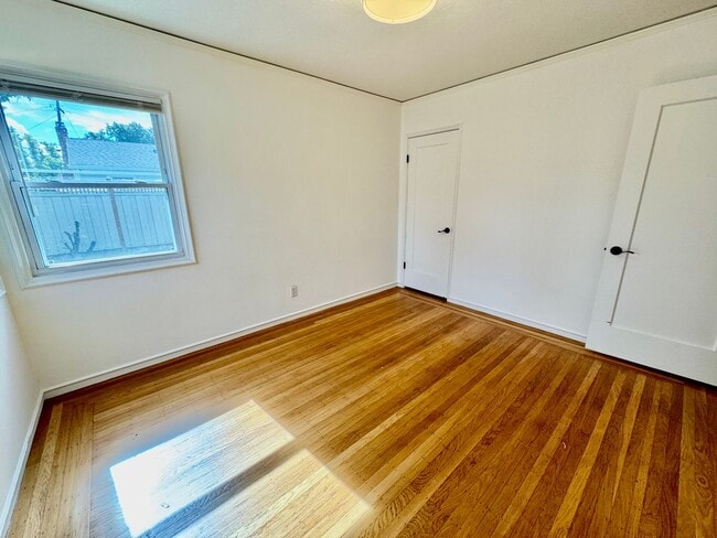 Building Photo - Remodeled 3Bed/2Bath Home in San Leandro –...