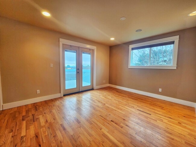 Building Photo - Beautiful 4 Bed 3 Bath Spacious Home in Renton