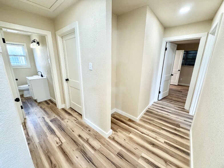 Building Photo - 4818 Hamlett Dr
