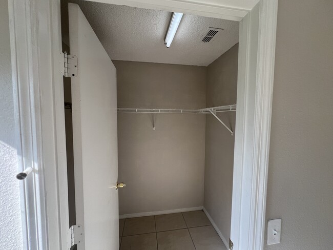 Building Photo - 13226 Glenbarrow Ct