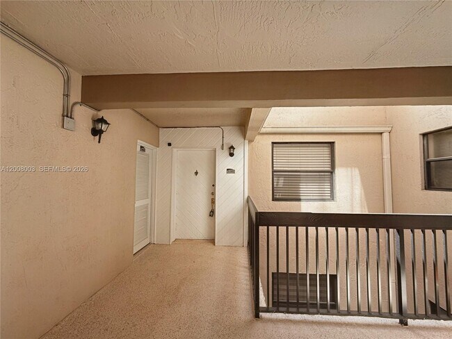 Building Photo - 511 Ives Dairy Rd