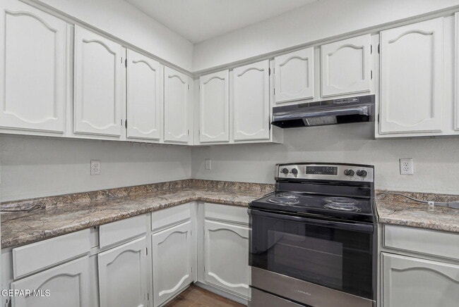 Building Photo - 7129 Orizaba Ave