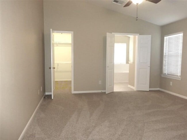 Building Photo - 32306 Willow Creek Park