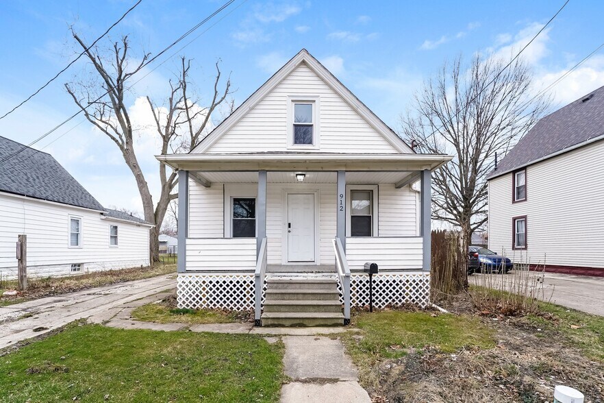 Building Photo - 912 E 34th St