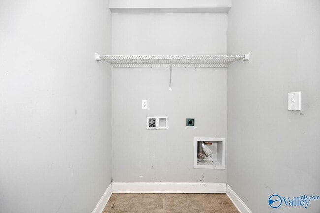 Building Photo - 207 Blackwood Dr NW