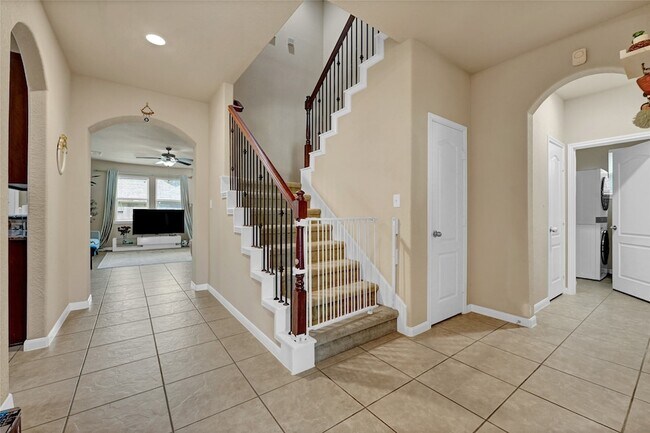 Building Photo - 9981 Stone Creek Ln