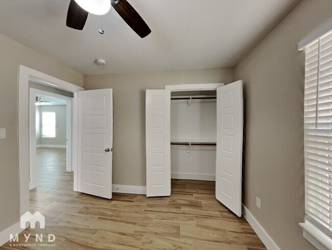 Building Photo - 5736 Lone Star Cir