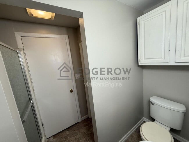 Building Photo - 136 Centennial St