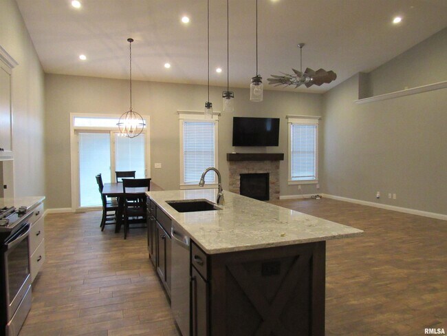 Building Photo - 1659 Celtic Ct