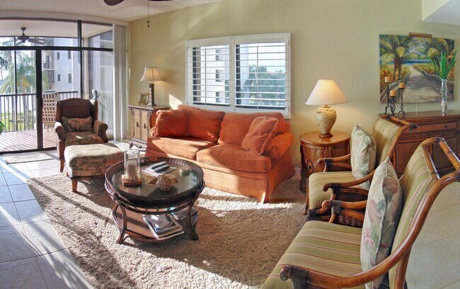 Building Photo - 11370 12 Oaks Way