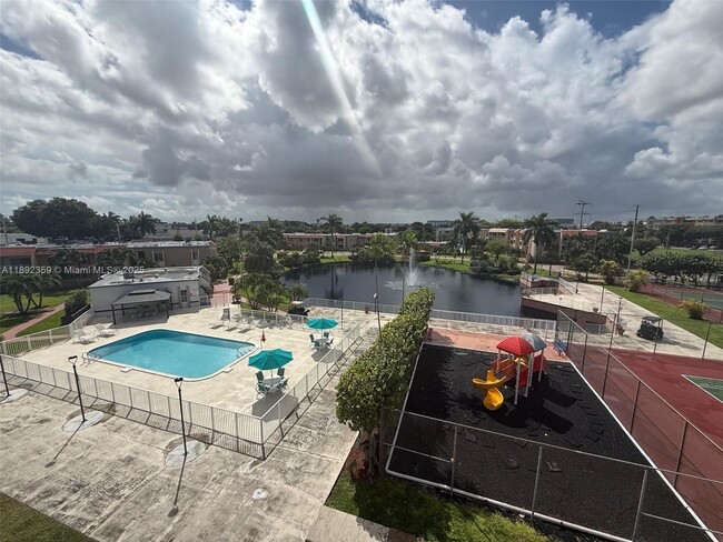 Building Photo - 5112 NW 79th Ave