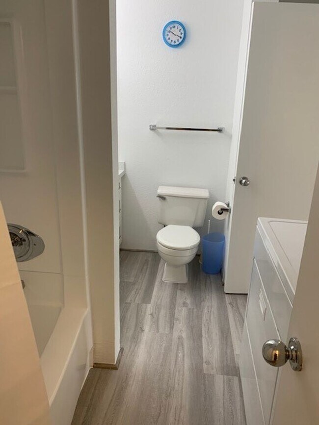 Building Photo - Haiku Point Townhouse - Ground floor 2 bedroom, 1 bath with 2 parking!