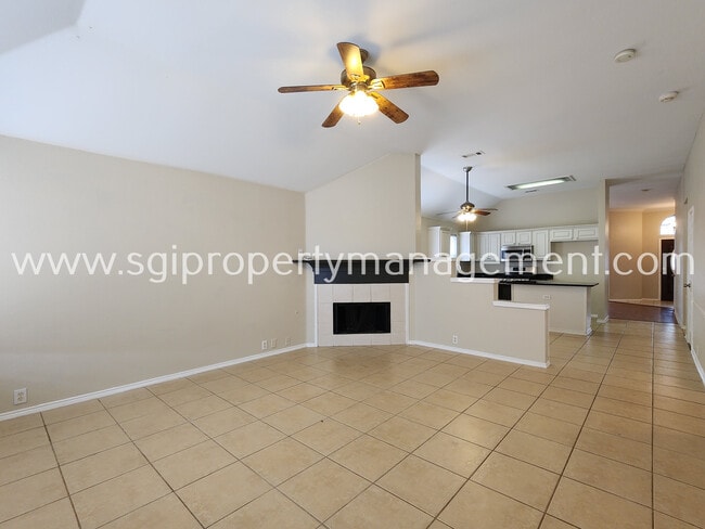 Building Photo - 1415 Murphy Dr