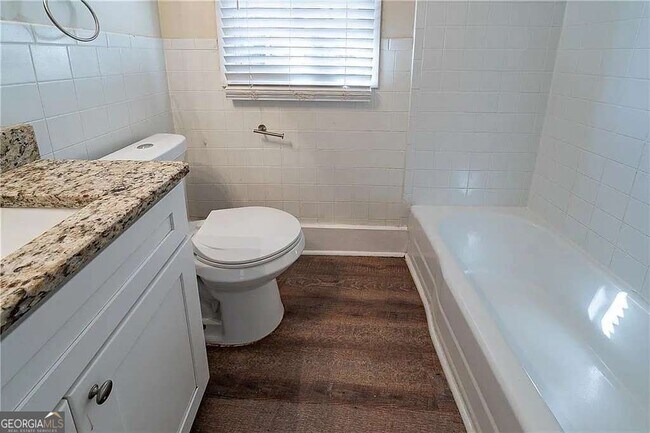 Building Photo - 16 Bromack Dr SE