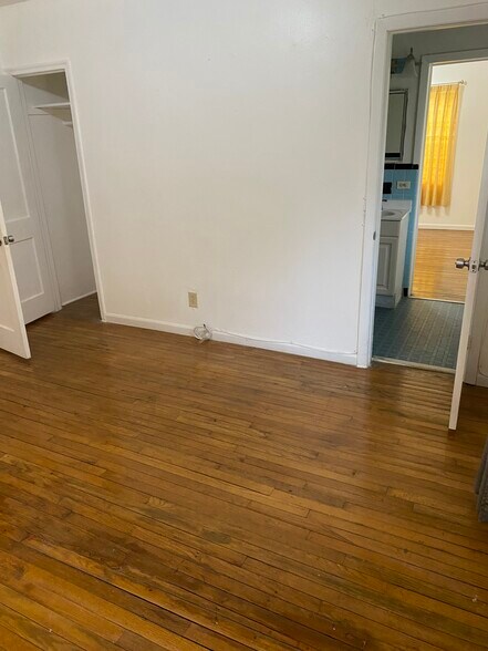 Building Photo - 1588 NE 110th St