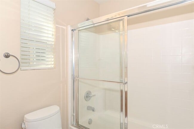 Building Photo - 20 Snapdragon St