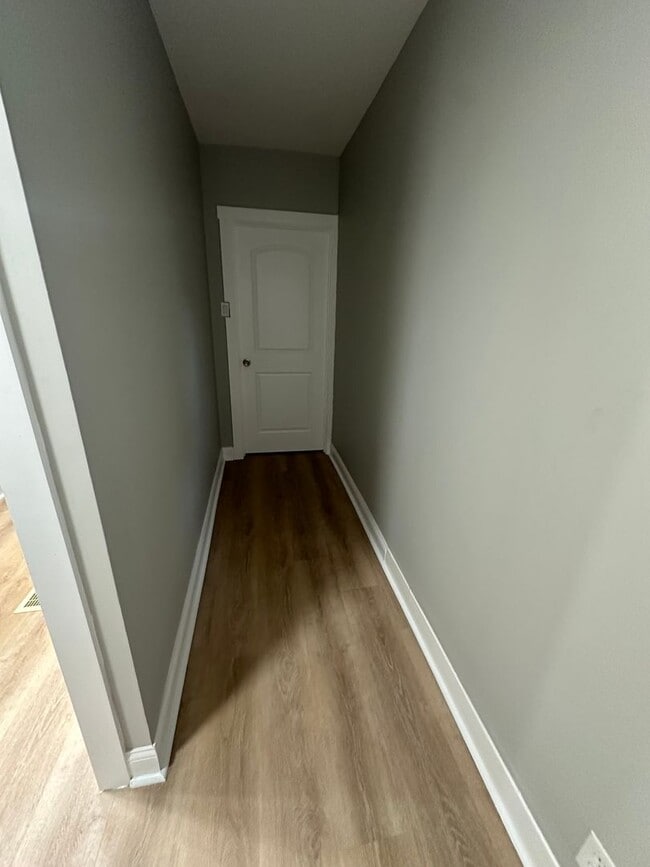 Building Photo - BEAUTIFUL RENOVATED NEW 4 BEDROOM 2 BATH H...