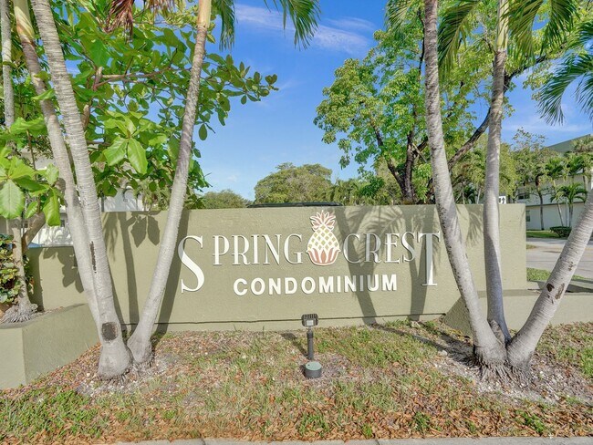 Building Photo - Renovated & Updated 2 Bed/2 Bath Condo with Patio – Prime Springcrest Location!