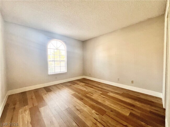 Building Photo - 2989 Juniper Hills Blvd