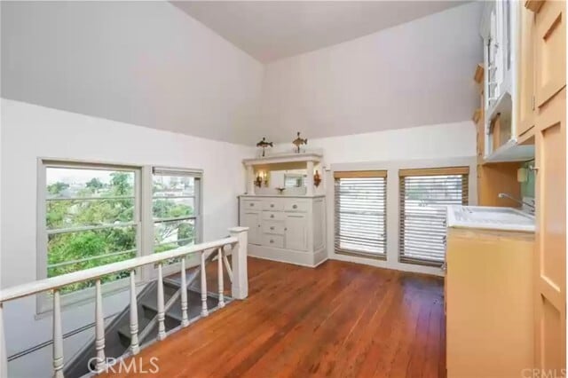 Building Photo - 384 W 15th St