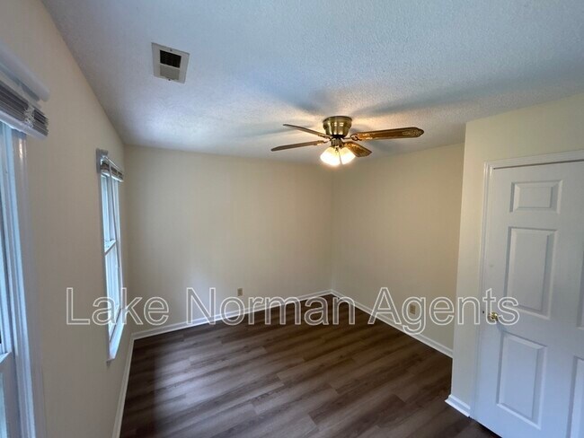 Building Photo - 4709 Grassy Creek Rd