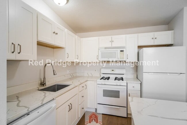 Building Photo - 15325 NW Central Dr