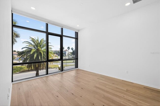 Building Photo - 94 W Davis Blvd