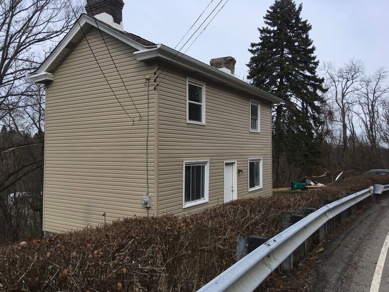 Building Photo - 4561 Mt Troy Rd