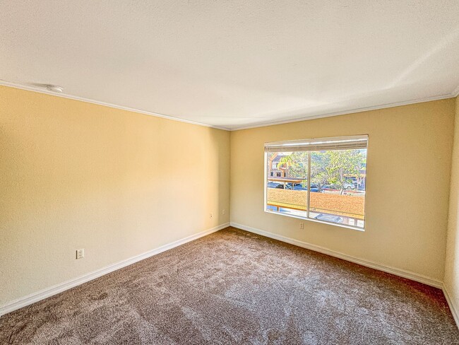 Building Photo - Great 2B/2BA Condo in Rancho Bernardo w/ C...